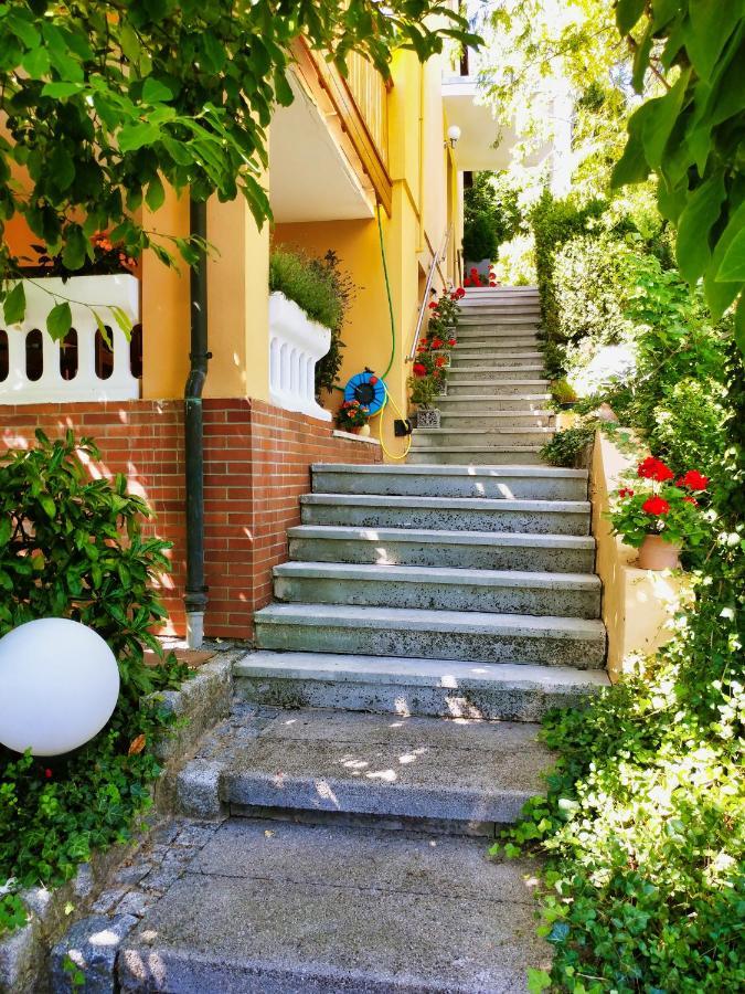 Mediterran-Skandinavisch - Outdoorwhirlpool Ganzjaehrig Burgthann Eksteriør bilde